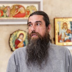 Отець Димитрій Краснобаєв на відкритті виставки « У в'язниці Я був*… » * Мт 25:36