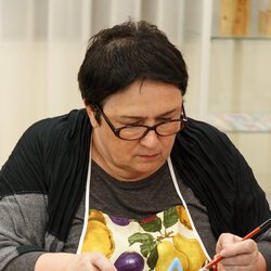 Фото з майстер-класу із розпису акриловими фарбами керамічного зайчика-калаталочки, Валентина Проценко