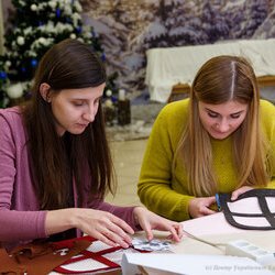 Фото з майстер-класу із виготовлення різдвяного декоративного віконечка, Анна Шпілька