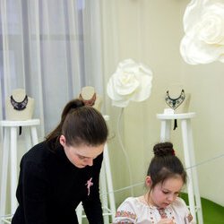 Фото з майстер-класу «Брошка з бісеру «Стрекоза», Олена Косік, Катя Кліандрова
