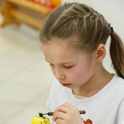 Фото з майстер-класу із писанкарства за зразком писанок Київщини «Мальва», Тетяна Коновал