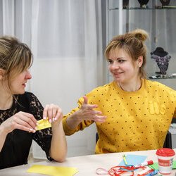 Фото з майстер-класу зі створення листівок-щасливок