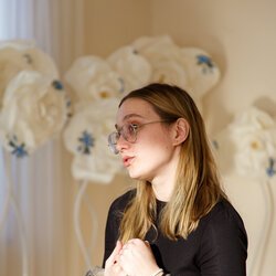 Фото з лекції-практикуму зі створення колажу, Аліна та Вікторія Пономаренко
