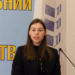 Євгенія Володимирівна Кушнір на конференції «Сучасні проблеми музейної та пам'яткоохоронної діяльності», 12 квітня 2017 р.