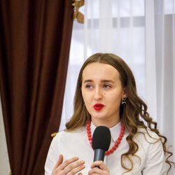 Анастасія Горобець на відкритті VI Свята Новорічної Іграшки, 3.12.2016 р.