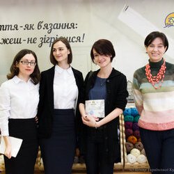 Юлія Васильєва з організаторами виставки «Тепла осінь», 29.10.2016 р.