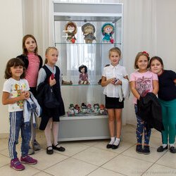 Екскурсія виставкою «Україна зоряної мови, Україна Божого Буття», 14 вересня 2017 р.