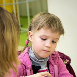 Фото з майстер-класу «Брошка з бісеру «Стрекоза», Олена Косік, Катя Кліандрова