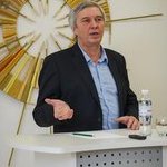 Олександр Буценко. Директор Центру розвитку "Демократія через культуру" — в The Centre of Ukrainian Culture and Arts LLC.