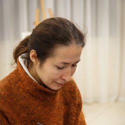 Фото з майстер-класу із розпису акриловими фарбами керамічного зайчика-калаталочки, Валентина Проценко