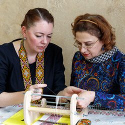 Фото з майстер-класу із виготовлення браслетів із бісеру, Наталія Артюхова
