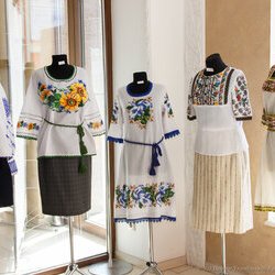 Майстер: Ольга Береза. V Всеукраїнська виставка «Бісер: Вчора. Сьогодні. Завтра», 4.03 – 2.04.2017 р.