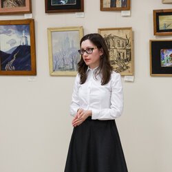 Ольга Музиченко на відкритті виставки «Кольорове коло»