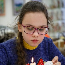 Фото з майстер-класу із писанкарства за зразком писанок Київщини «Мальва», Тетяна Коновал