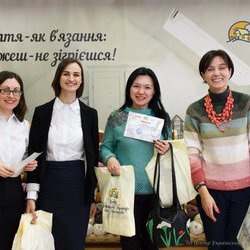 Тетяна Зосімова з організаторами виставки «Тепла осінь», 29.10.2016 р.