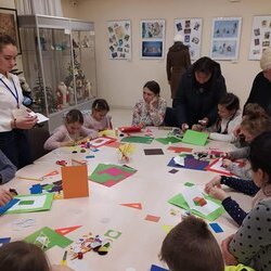 Фото з майстер-класу зі створення новорічної листівки
