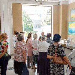 Екскурсія виставкою «Україна зоряної мови, Україна Божого Буття», 12 вересня 2017 р.
