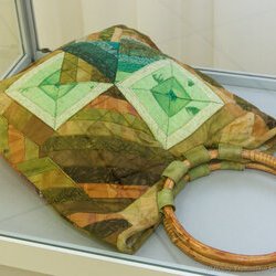Автор: Ніна Янчуковська. Виставка клаптикового шиття «Україна зоряної мови, Україна Божого Буття», 2 – 23.09.2017 р.