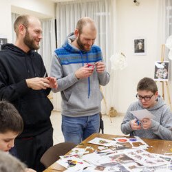 Фото з майстер-класу зі створення колажу, Іван та Василь Костенки