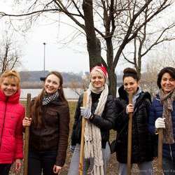 Олена Таран, Марія Лукашук, Олена Курта, Світлана Долеско. Створення Алеї Щастя, 18 березня 2017 р.