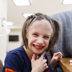 Фото з лекції-практикуму зі створення колажу, Аліна та Вікторія Пономаренко