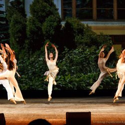 Ансамбль сучасного танцю « Леліо » на звітному концерті НАКККіМ, 12.12.2016 р.