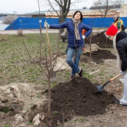 Світлана Долеско та Олена Курта на створенні Алеї Щастя, 18 березня 2017 р.