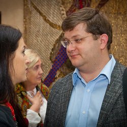 телеведуча Наталка Фіцич та заслужений журналіст України Володимир Ар'єв.