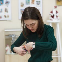 Фото з майстер-класу із виготовлення різдвяного вінка з паперу «Долонька», Катерина Кліандрова