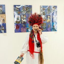 Лада Лузіна на відкритті виставки «Чарівні художники Києва та України», 21 червня 2017 р.