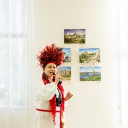 Лада Лузіна на відкритті виставки « Чарівні художники Києва та України », 21 червня 2017 р.