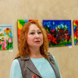 Венера Сабірова на відкритті виставки «Всесвіт за моїм вікном», 11 січня 2018 р.