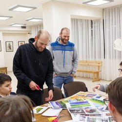Фото з майстер-класу зі створення колажу, Іван та Василь Костенки