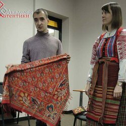 Лекція-показ «Пошуки першоджерел. Архаїчне Полісся» та майстер-клас «Вишивка «коса лиштва»