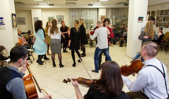 «Різдвяна музика та танці» від «US Orchestra», 22 грудня 2017 р. «Різдвяна музика та танці» від «US Orchestra», 22 грудня 2017 р.