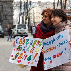 Світлана Долеско та Ольга Мельничук на святкуванні Дня Щастя на Хрещатику, 20 березня 2017 р.