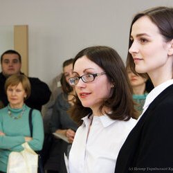 Ольга Музиченко та Олеся Вершигора на закритті виставки «Тепла осінь», 29.10.2016 р.