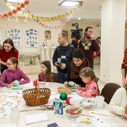 Фото з майстер-класу із розпису новорічних кульок у техніці декупажу, Олеся Токарська