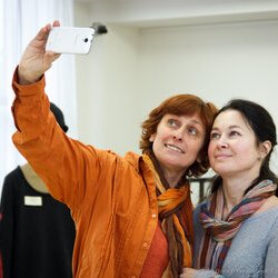 Ольга Мельничук та Наталія Дмитренко на закритті виставки «Тепла осінь», 29.10.2016 р.