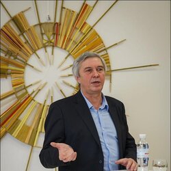Олександр Буценко. Директор Центру розвитку "Демократія через культуру" — в The Centre of Ukrainian Culture and Arts LLC.