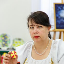 Фото з майстер-класу із писанкарства за зразком писанок Київщини «Мальва», Тетяна Коновал