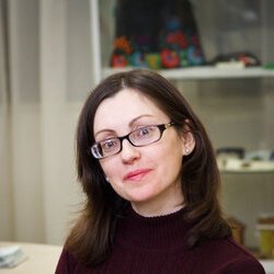 Ольга Музиченко на поетично-вишитому вечорі Інни Залізнюк. 16.12.2016 р.