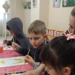 Фото з майстер-класу із петриківського розпису від Наталії Морозової