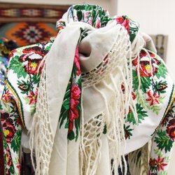 Майстри: Дарія Стасюк та Діана Новак, VIІ Всеукраїнська виставка «Бісер: Вчора. Сьогодні. Завтра», 1 - 23.03.2019 р.