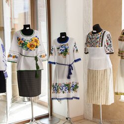 Майстер: Ольга Береза. V Всеукраїнська виставка «Бісер: Вчора. Сьогодні. Завтра», 4.03 – 2.04.2017 р.