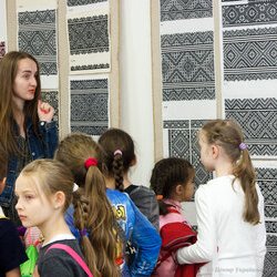 Екскурсія виставкою «Ірина Свйонтек. Життя присвячене мистецтву», Анастасія Горобець