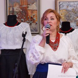 Інна Залізнюк на вечорі української вишивки «Від автентики до сучасності». 21.12.2016 р.