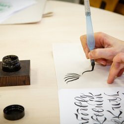 Фото з майстер-класу з каліграфії, Людмила Гжебовська