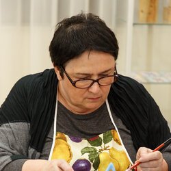 Фото з майстер-класу із розпису акриловими фарбами керамічного зайчика-калаталочки, Валентина Проценко