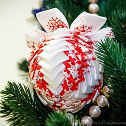 Майстри: Дар'я Семенова та Марина Косач. VI Свято Новорічної Іграшки, 3 - 30.12.2016 р.